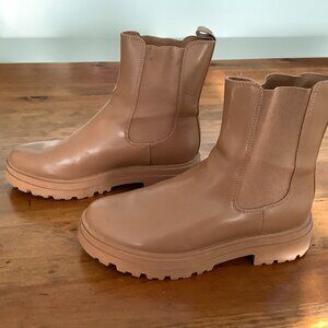 Ankle Pull On Boot Sz 8 1/2 Tan Elastic Inset. Target